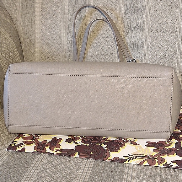 Tory Burch York Buckle Tote - Picture 6 of 16